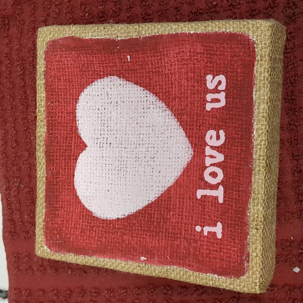❤️"i love us" Painted Sign w/Tic Tac Toe Game